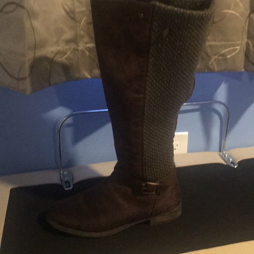 Boot - Picture 1 of 5